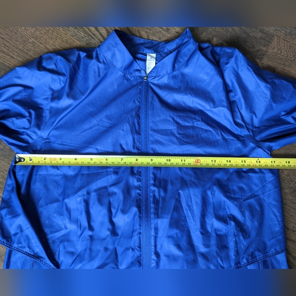 Lululemon Deep Inhale Jacket - Picture 8 of 8